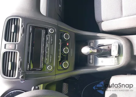 2014 Volkswagen Golf 2.5L z USA, uszkodzony, nr VIN WVWDB7AJ1EW006910